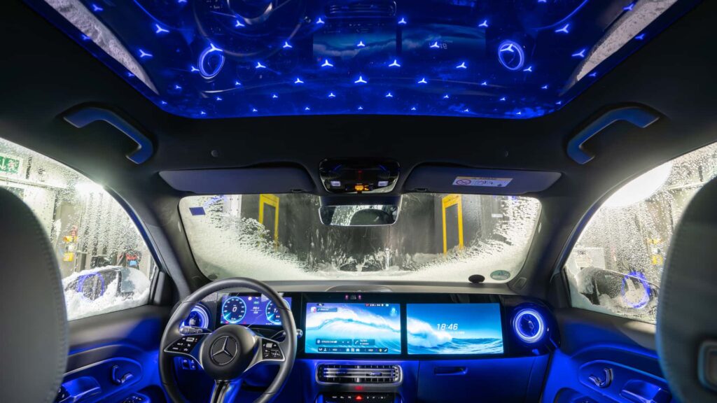 The New Mercedes GLB Has Three Screens, Seven Seats, and Plenty of Stars The New Mercedes GLB Has Three Screens, Seven Seats, and Plenty of Stars