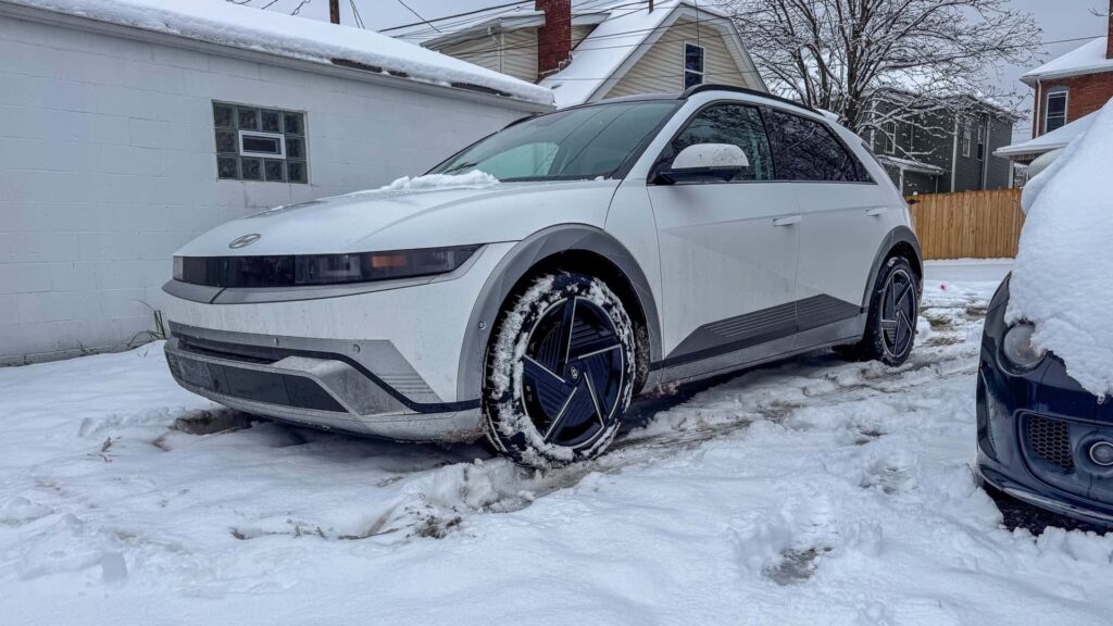The Hyundai Ioniq 5’s Snow Mode Makes It A Champion In Bad Weather The Hyundai Ioniq 5's Snow Mode Makes It A Champion In Bad Weather