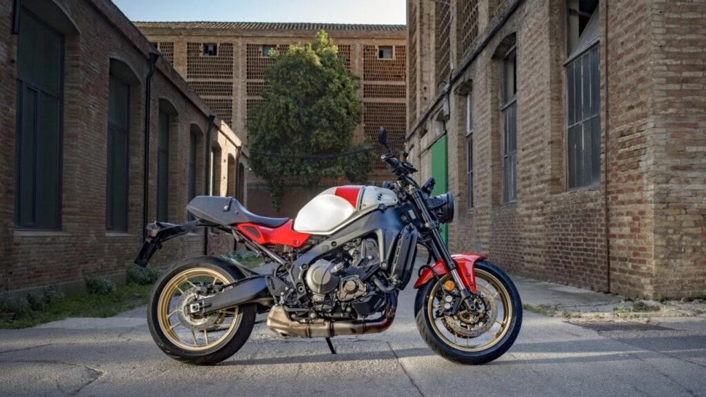 The Roadster That Does Commuting, Canyon Runs, And Cafe Nights