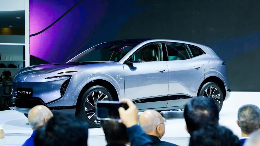 Avatr rolls off 1st right-hand drive Avatr 07 SUVs, to ship to Thailand Avatr showcased an Avatr 07 in Thailand in November 2025.