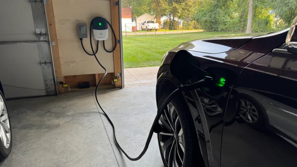 Volvo Proposes 100-Mile Plug-in Hybrids as a 'Bridge' for Drivers with EV Range Anxiety