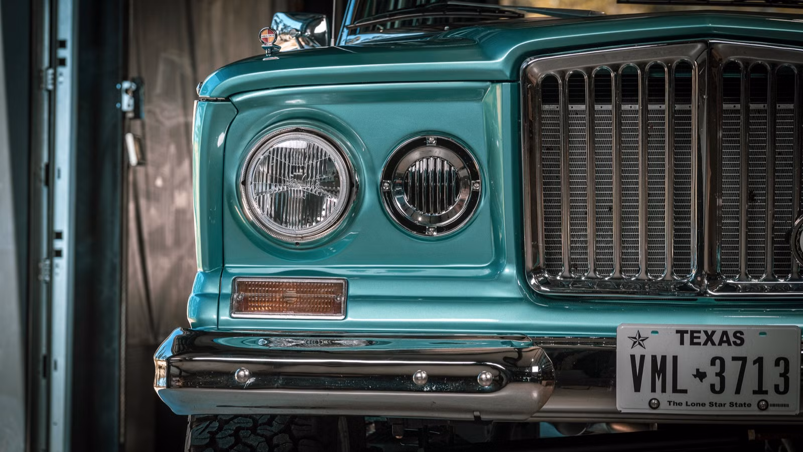 This Gorgeous 1966 Jeep Wagoneer Is A ‘Super’ Hemi-Powered Restomod This Gorgeous 1966 Jeep Wagoneer Is A 'Super' Hemi-Powered Restomod