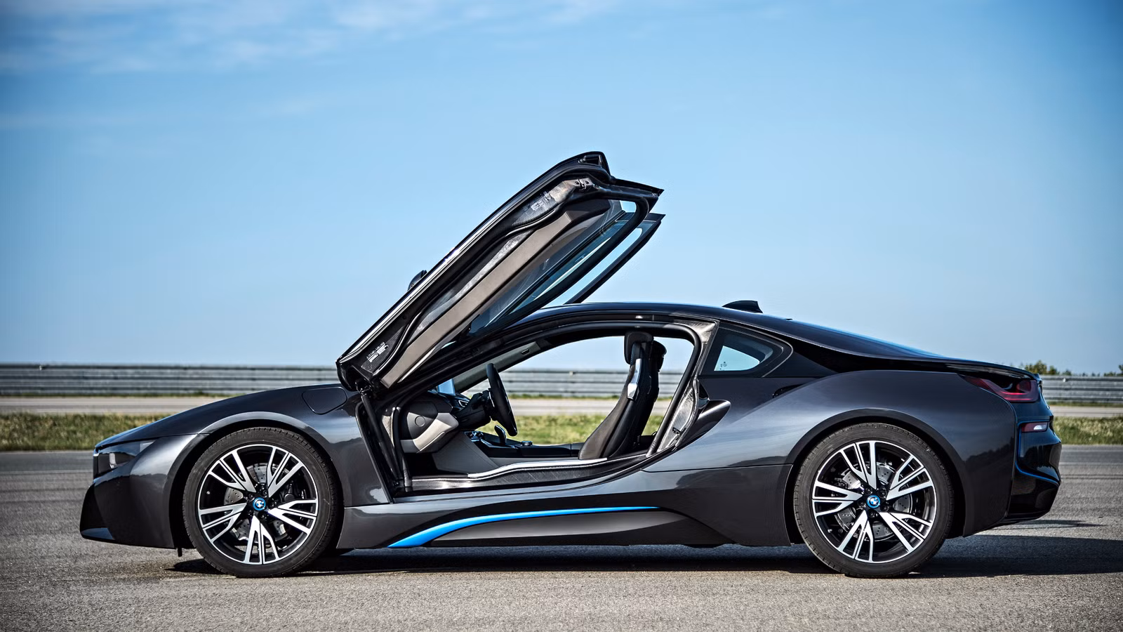 BMW’s Most Advanced Sports Car Has Lamborghini Doors, And It’s A Massive Bargain In 2026 BMW's Most Advanced Sports Car Has Lamborghini Doors, And It's A Massive Bargain In 2026
