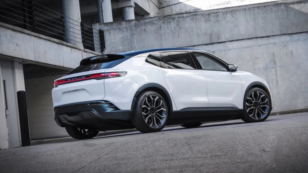 Can Chrysler Be More Than a Minivan Brand? It’s Betting Three New SUVs Under $40,000 Can Prove It Can Chrysler Be More Than a Minivan Brand? It's Betting Three New SUVs Under $40,000 Can Prove It