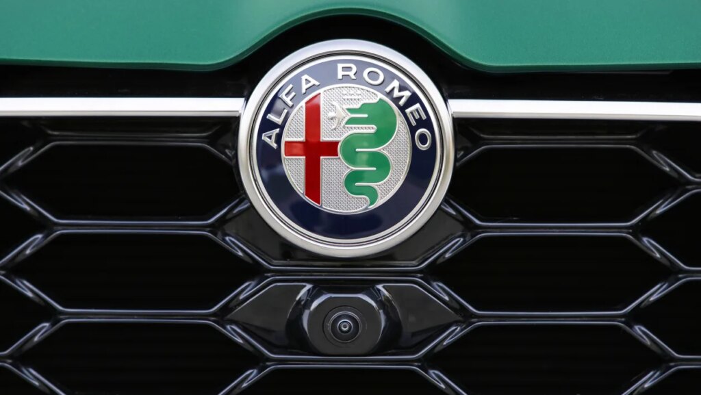 New Alfa Romeo SUV teased along with exclusive Bottega Fuoriserie project New Alfa Romeo SUV teased along with exclusive Bottega Fuoriserie project