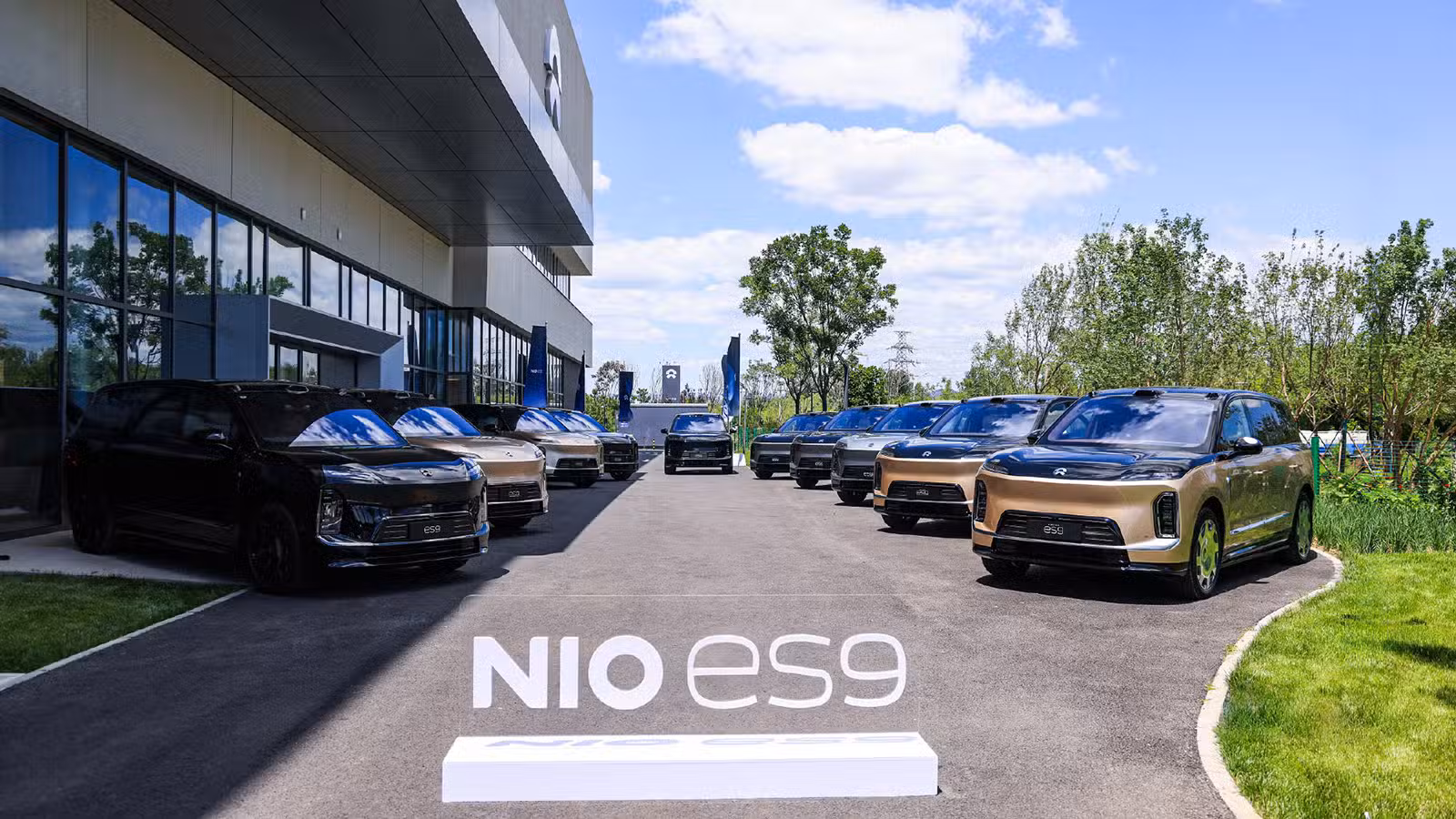 Nio starts nationwide deliveries of flagship ES9 SUV in China Nio began delivering its flagship electric SUV, the ES9, in China on May 28, 2026.