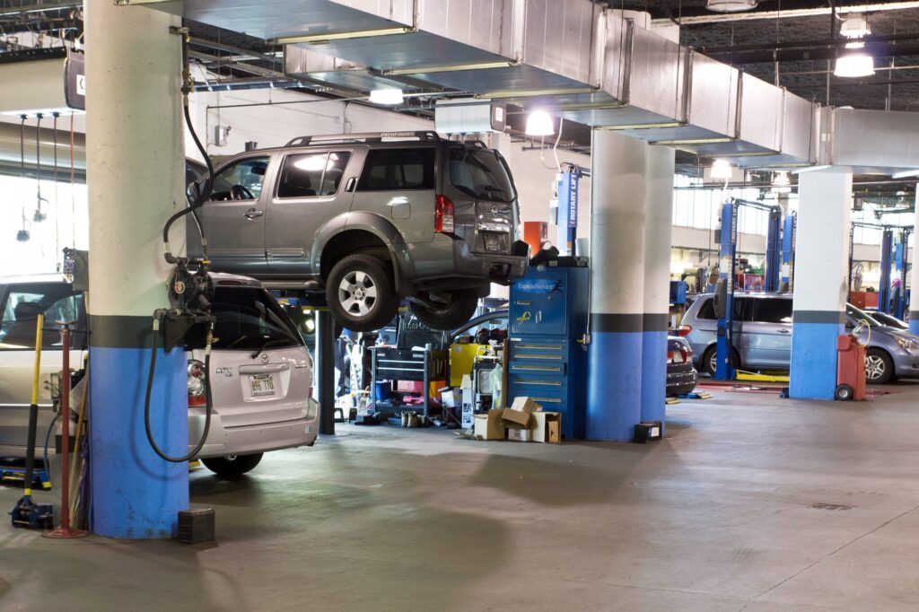 The dealer strategy that’s gaining DIFM share Mechanic-repair-shop-cars-bays-lifts-Depositphotos_26901485_L.jpg
