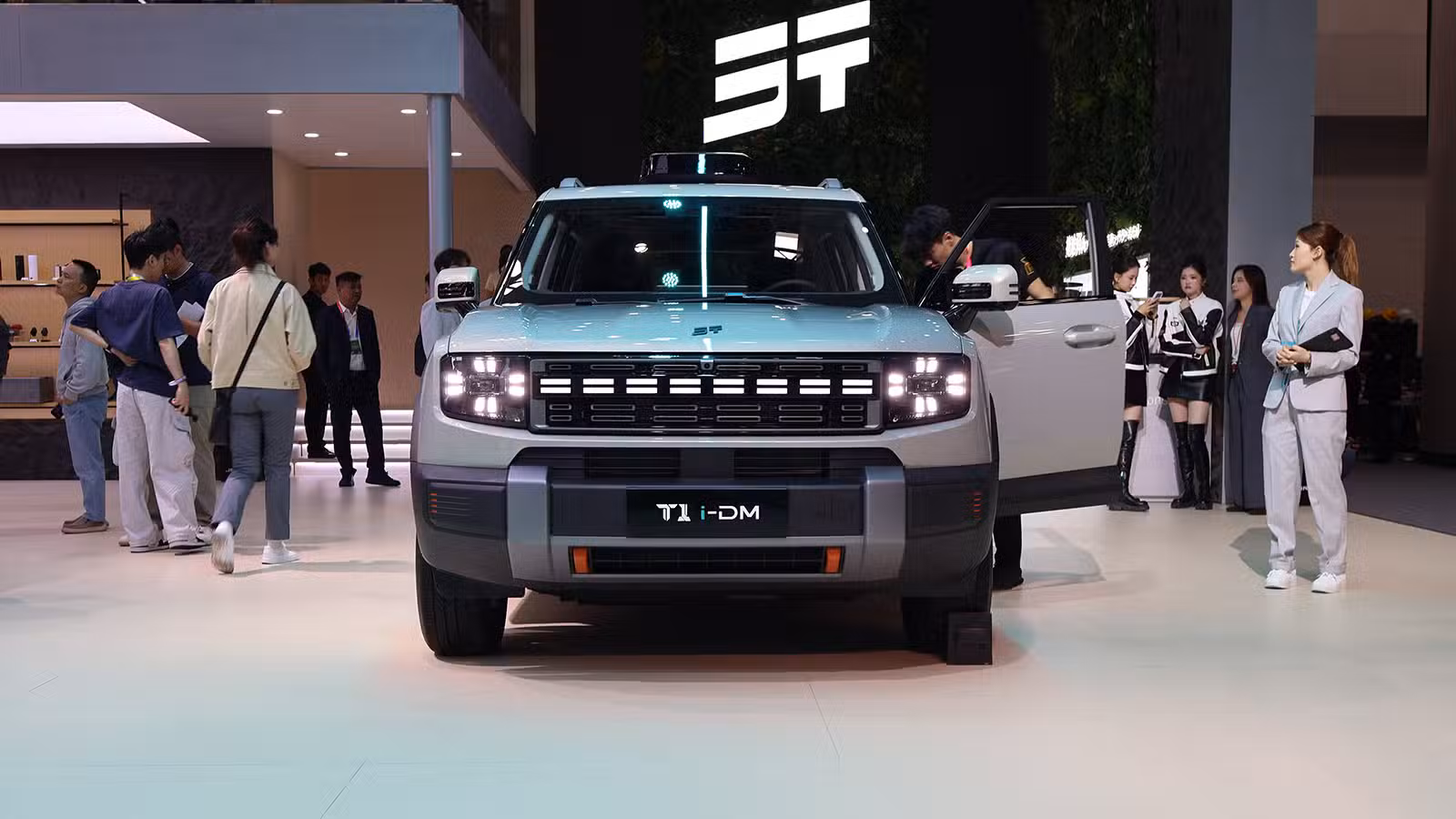 Chinese regulators summon automakers over suspected ‘irrational competition’ A Jetour model on display at the Beijing Auto Show in April 2026.