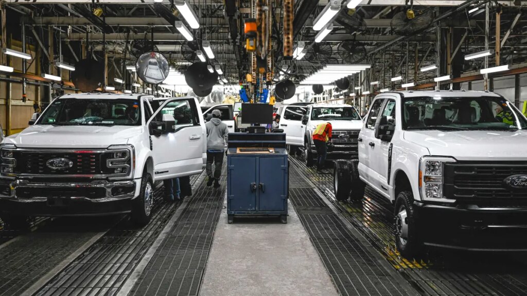 Ford Overcomes F-150 Production Snag, New Toyota MR2 Details, Nissan Recall