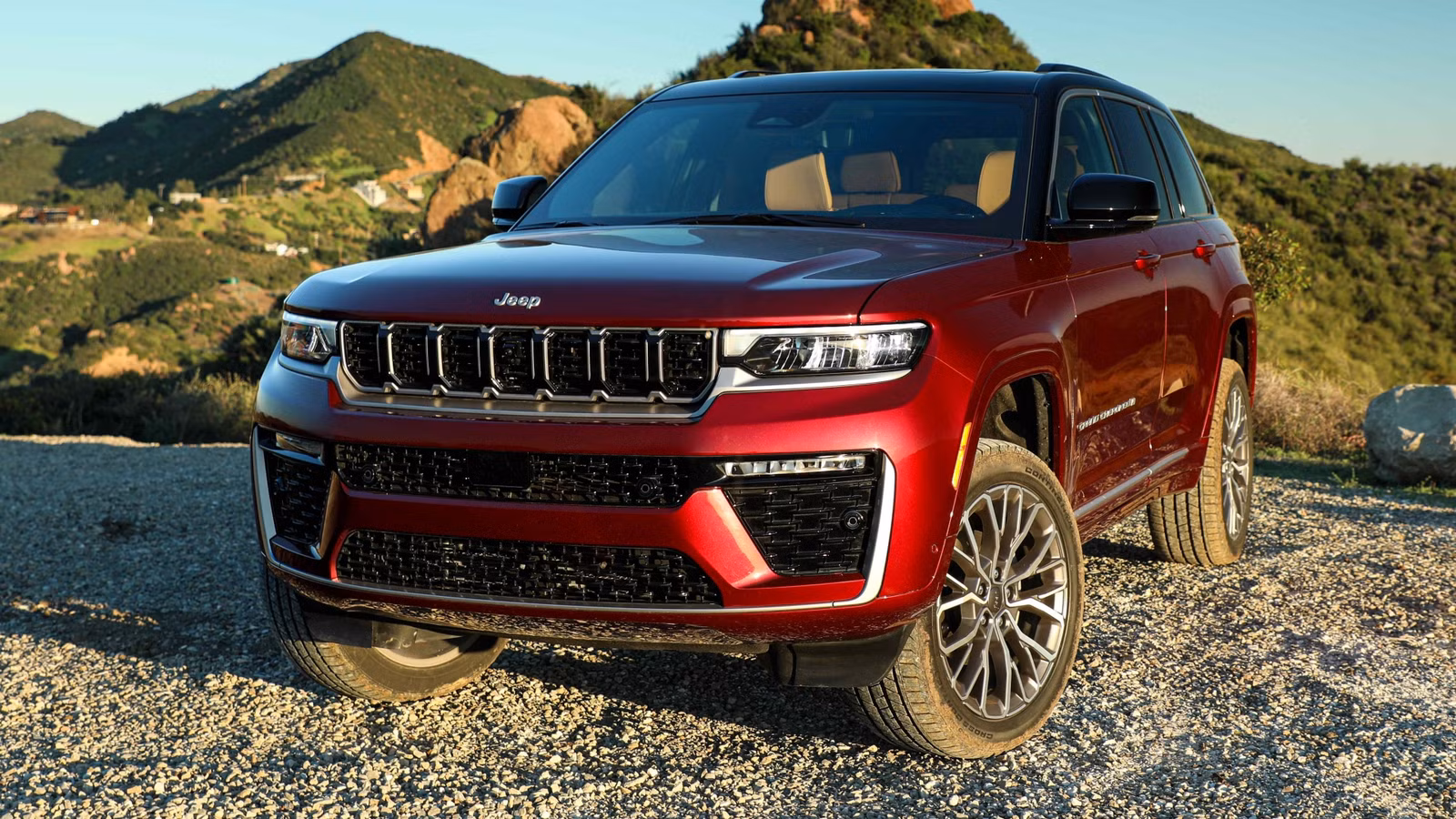 How The Jeep Grand Cherokee Beat The Lamborghini Urus In Power Output How The Jeep Grand Cherokee Beat The Lamborghini Urus In Power Output