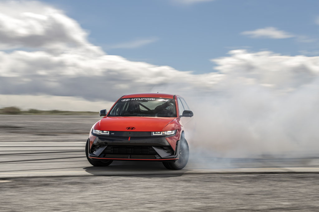 Hyundai’s Next Electric N Cars Could Get Even Wilder With Fake Idling, Backfires, and More Driver Feel : Automotive Addicts Hyundai’s Next Electric N Cars Could Get Even Wilder With Fake Idling, Backfires, and More Driver Feel : Automotive Addicts