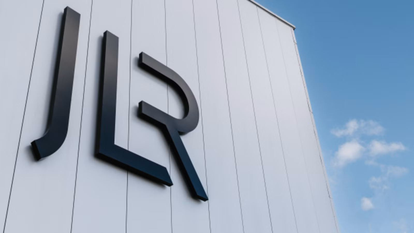 JLR North America CEO Abruptly Quits Amid Company’s ‘Growth’ Strategy JLR North America CEO Abruptly Quits Amid Company's 'Growth' Strategy