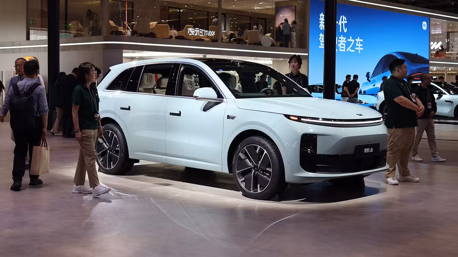 Li Auto to launch refreshed L6 extended-range SUV in July to boost sales A Li L6 on display at the Beijing Auto Show in April 2026.