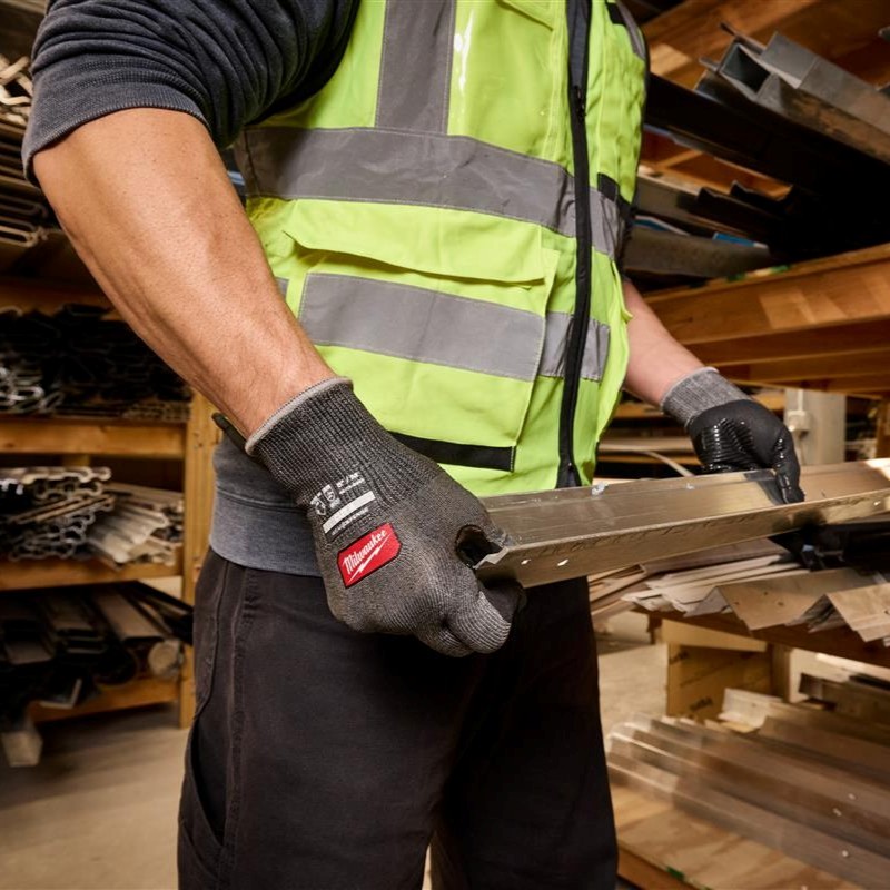 Milwaukee adds new gloves – Auto Service World Milwaukee adds new gloves - Auto Service World