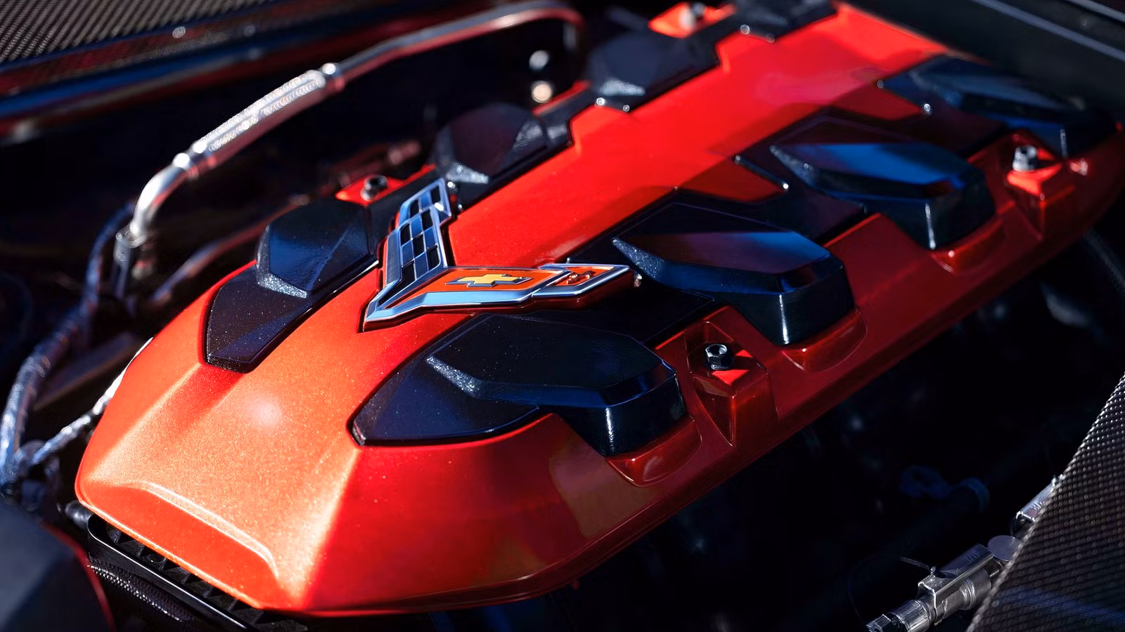 Only 2 Chevrolet Corvettes Have A Bigger Engine Than The New Grand Sport’s 6.7L V8 Only 2 Chevrolet Corvettes Have A Bigger Engine Than The New Grand Sport's 6.7L V8