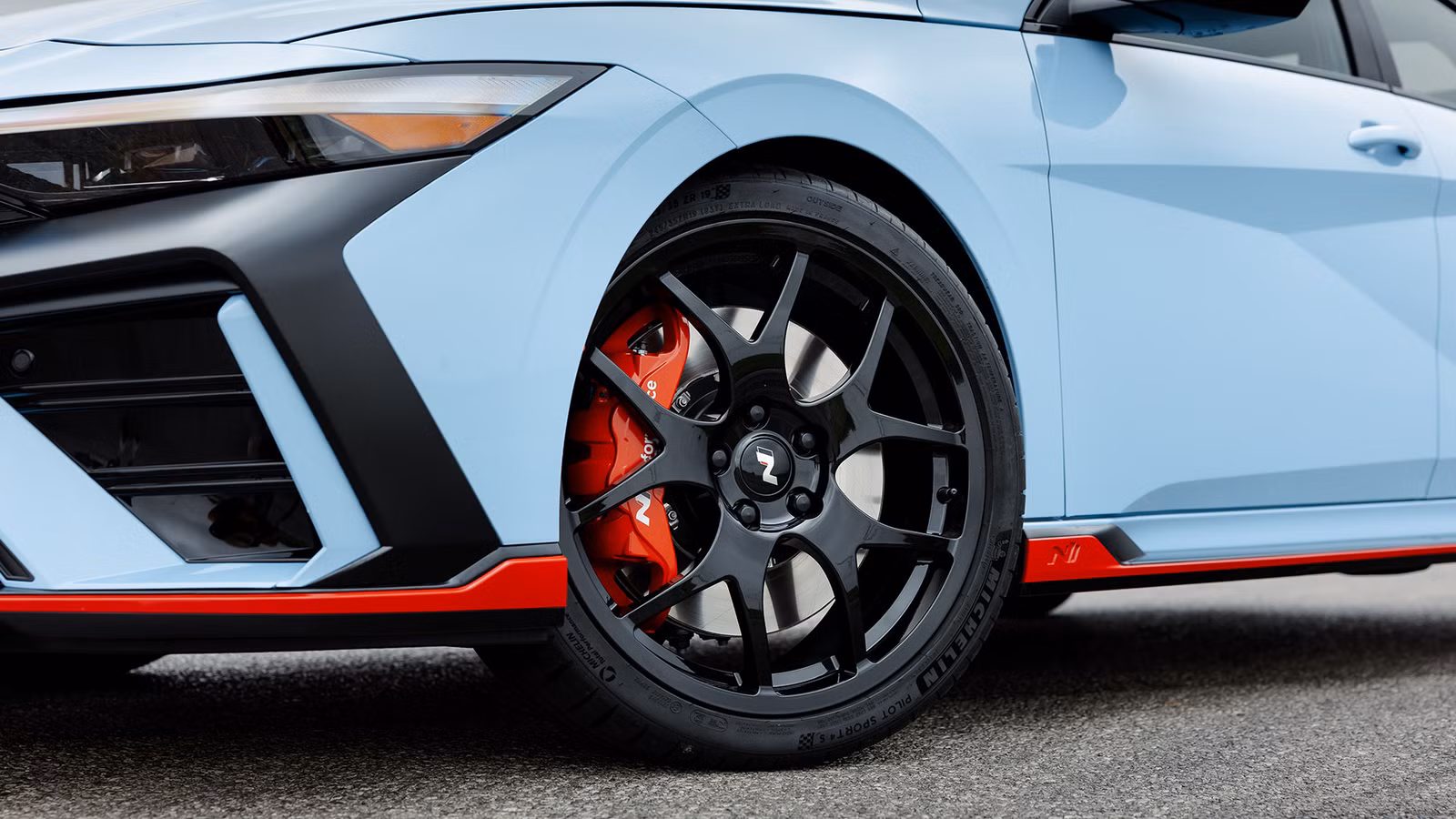 The Sports Sedan With Honda Reliability And BMW M-Car Reflexes The Sports Sedan With Honda Reliability And BMW M-Car Reflexes