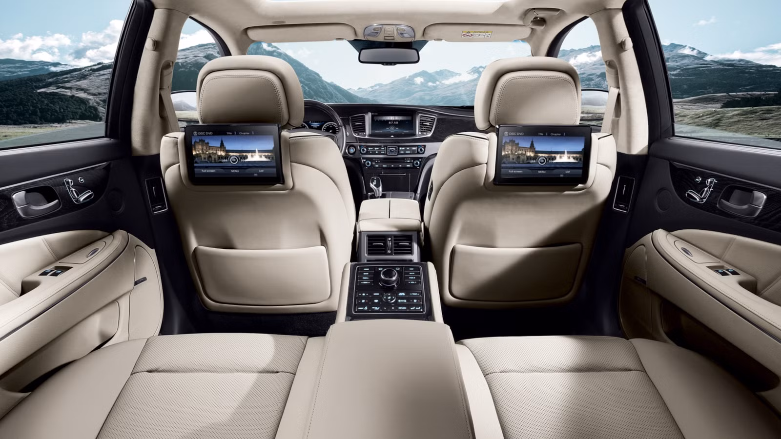 The V8 Luxury Sedan With Reclining Rear Seats That’s Cheaper Than a New Toyota Camry The V8 Luxury Sedan With Reclining Rear Seats That’s Cheaper Than a New Toyota Camry