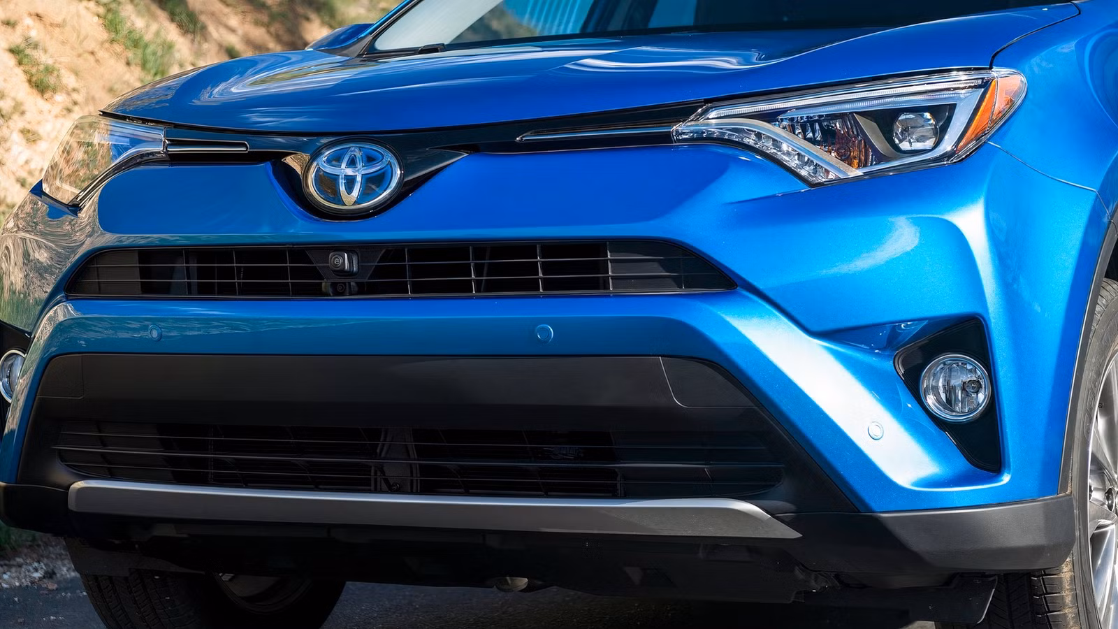 Toyota Is The Undisputed King Of Hybrids. Here’s Why That’s Actually A Problem Now Toyota Is The Undisputed King Of Hybrids. Here's Why That's Actually A Problem Now