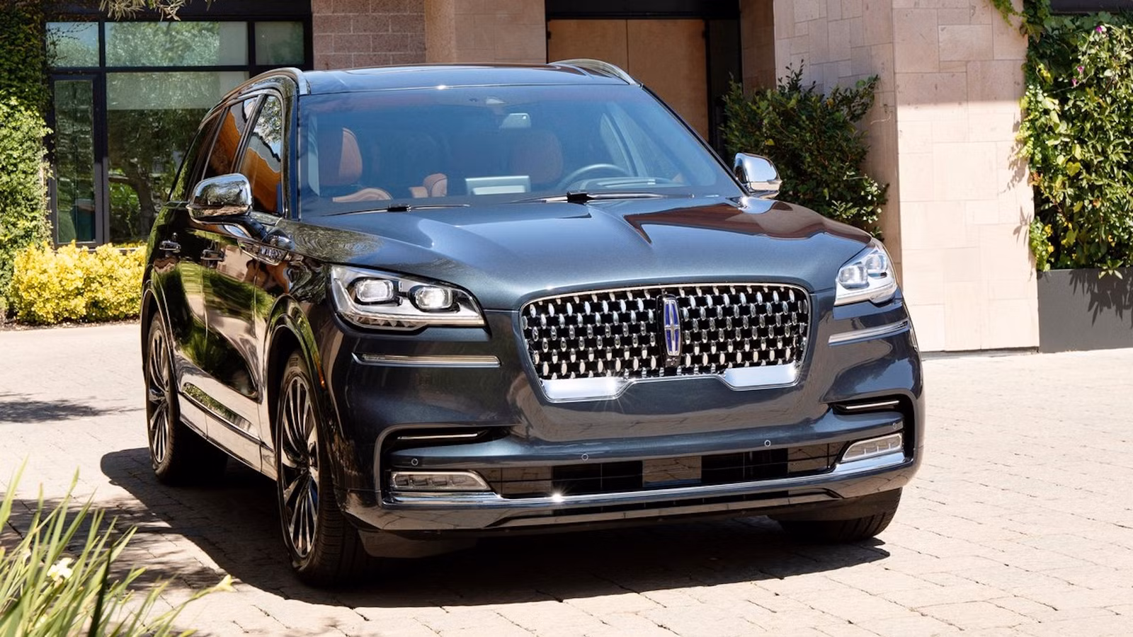 A 2-Year-Old Lincoln Aviator Black Label Now Costs The Same As A New Toyota Highlander A 2-Year-Old Lincoln Aviator Black Label Now Costs The Same As A New Toyota Highlander