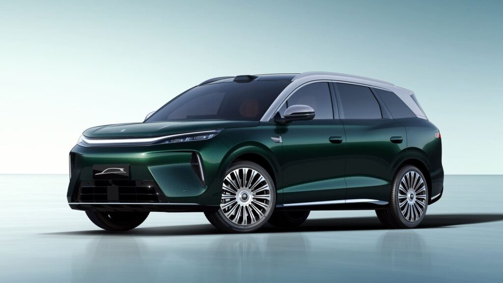 A photo of the exterior of BYD's new 8-series Tang SUV.