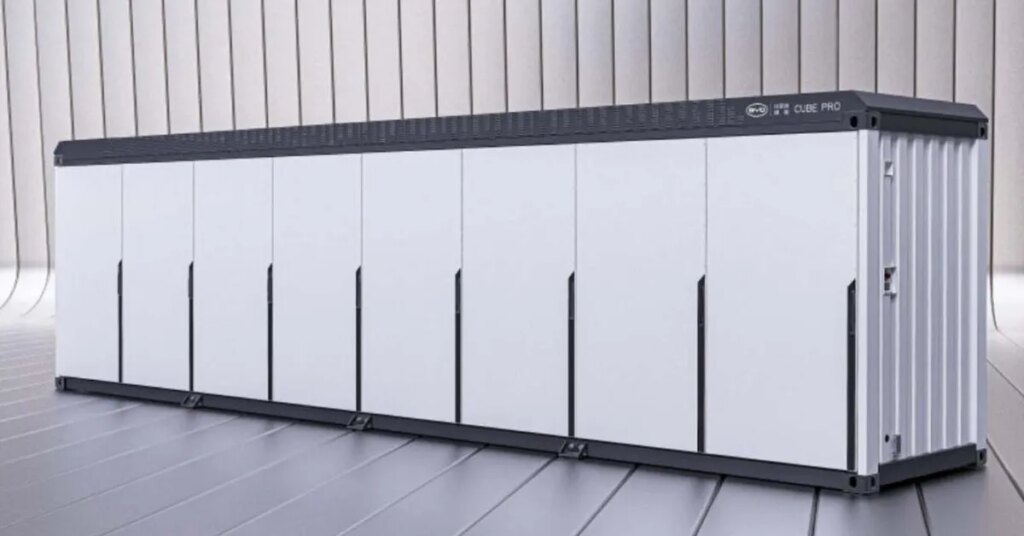 BYD wins 11.3 GWh battery deal for world's largest solar+storage
