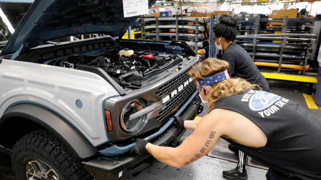 Big Ford Bronco Recall, Honda Manuals Paused, VW’s Year Goes From Bad to Worse: Downshift Big Ford Bronco Recall, Honda Manuals Paused, VW's Year Goes From Bad to Worse: Downshift