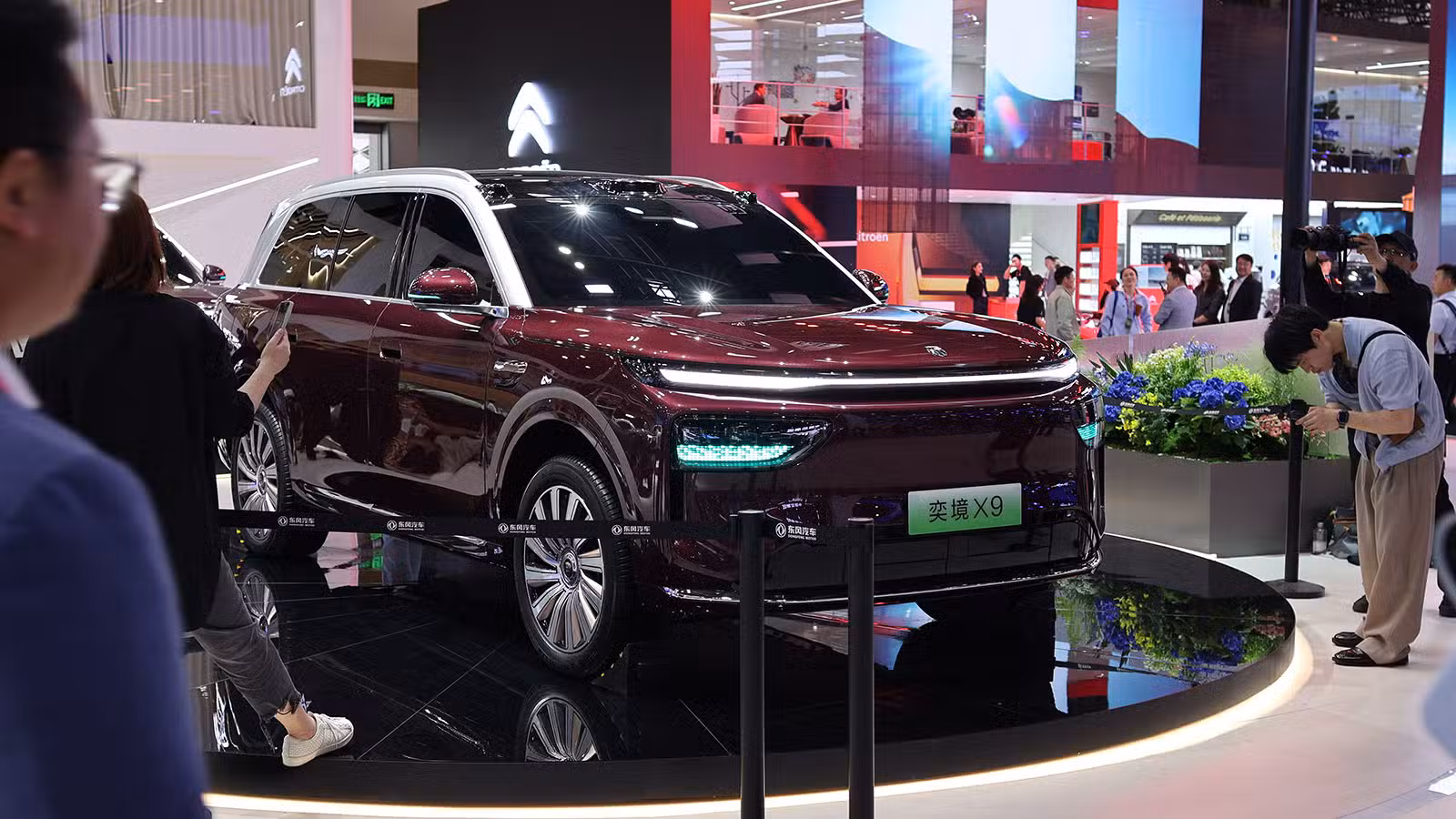 CPCA’s Cui calls for tax measures to curb upsizing of EVs in China A Dongfeng Epicland X9 full-size SUV on display at the Beijing Auto Show in April 2026.