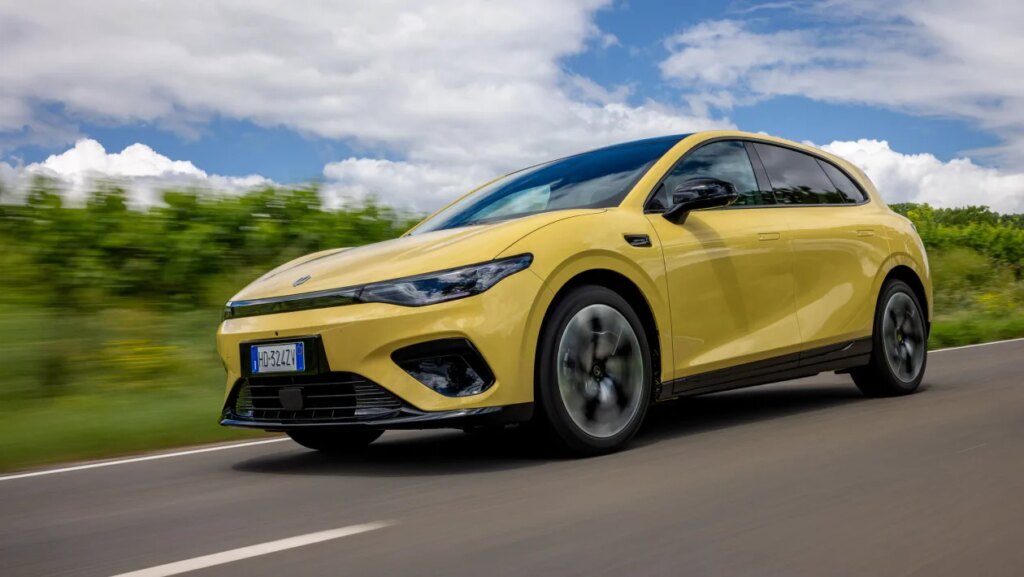 KIA EV4