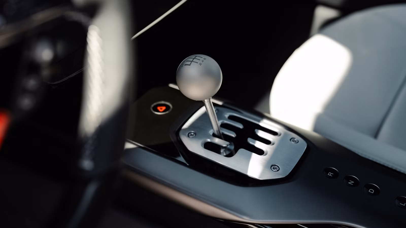 Ferrari’s New 12Cilindri Manuale Has A V12 And A Manual Gearbox That’s Not Real Ferrari's New 12Cilindri Manuale Has A V12 And A Manual Gearbox That's Not Real