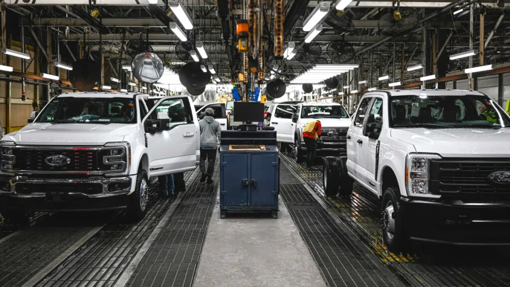 Ford’s Bid for Army’s Next Truck, BMW’s Electric Convertible, BYD Comes for Kei EVs: Downshift Ford's Bid for Army's Next Truck, BMW's Electric Convertible, BYD Comes for Kei EVs: Downshift