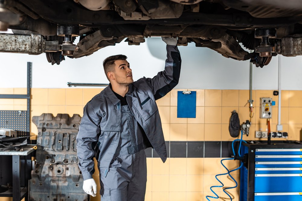 How the generations are redefining the repair experience Mechanic-technician-shop-oil-change-repair-vehicle-Depositphotos_325147062_S.jpg