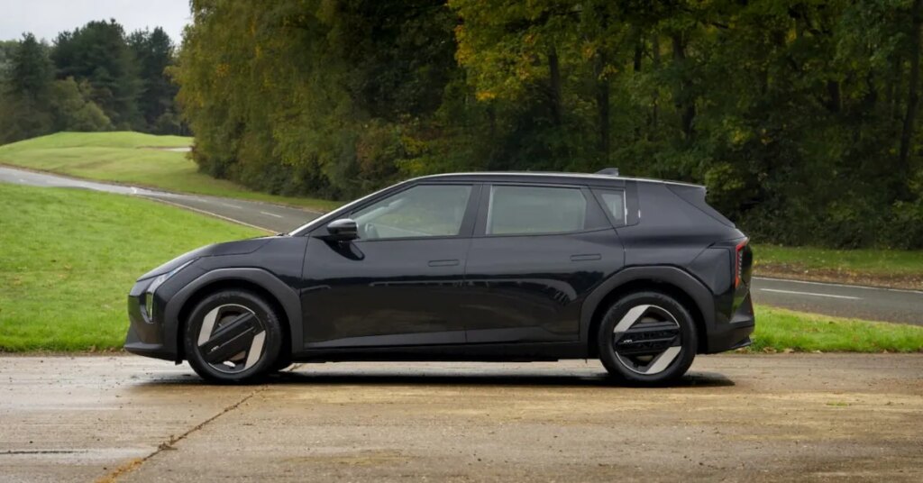 Kia's electric hatch gains AWD and nearly 350 miles of range
