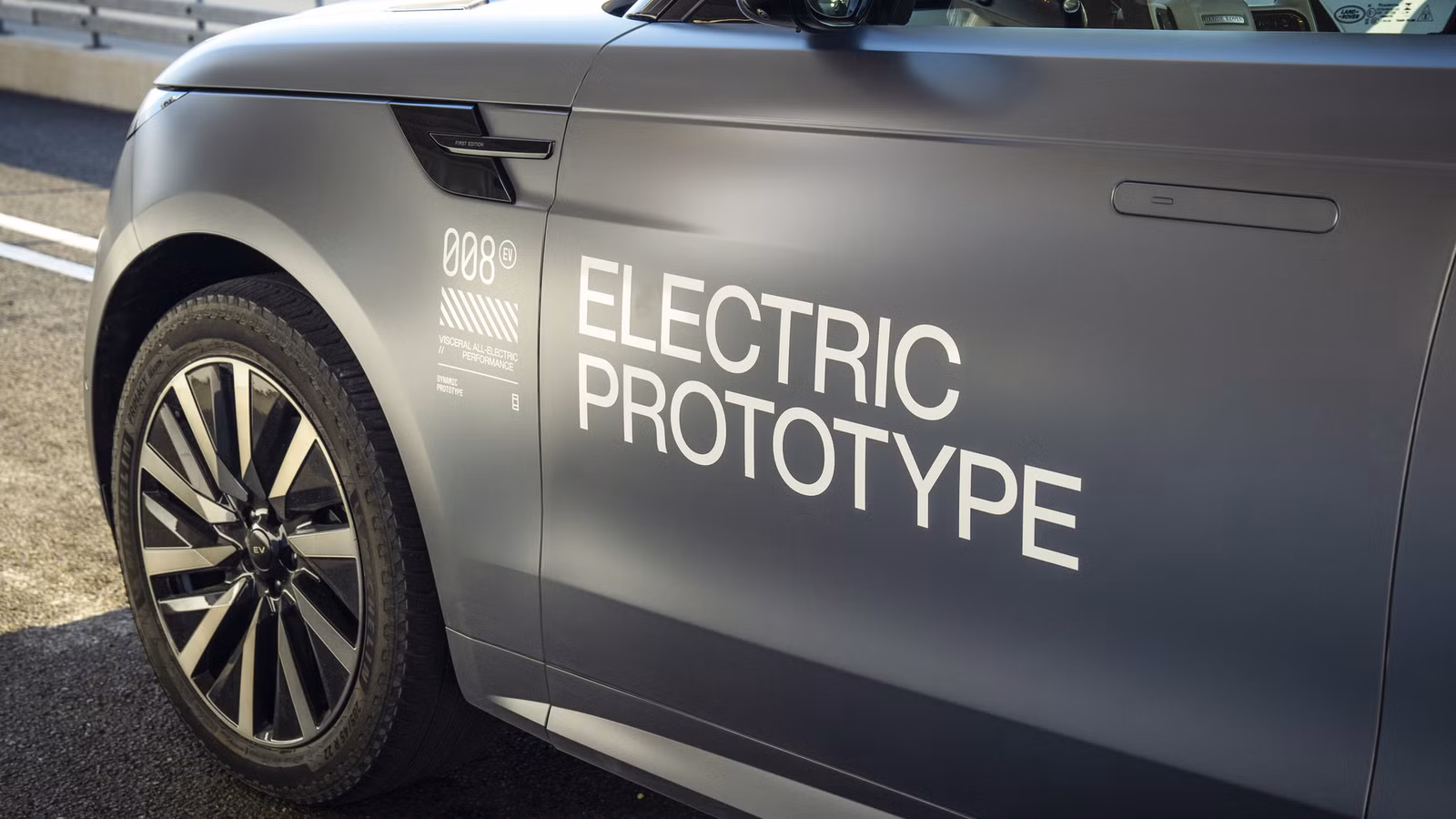 Land Rover Just Showed A New SUV No One Was Expecting Land Rover Just Showed A New SUV No One Was Expecting