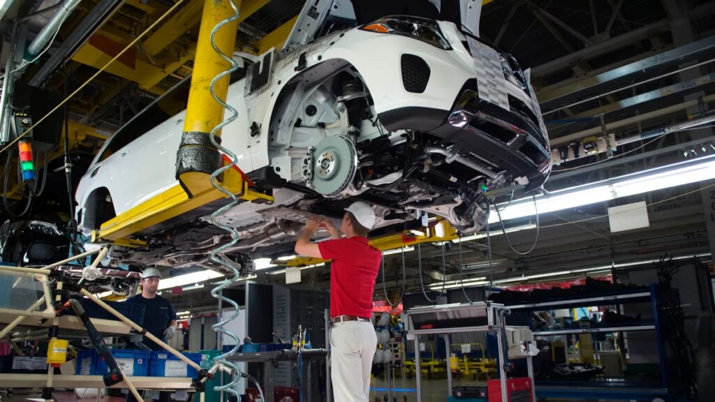 Mercedes Doesn't Plan on Being Kicked Out of the US, CEO Says