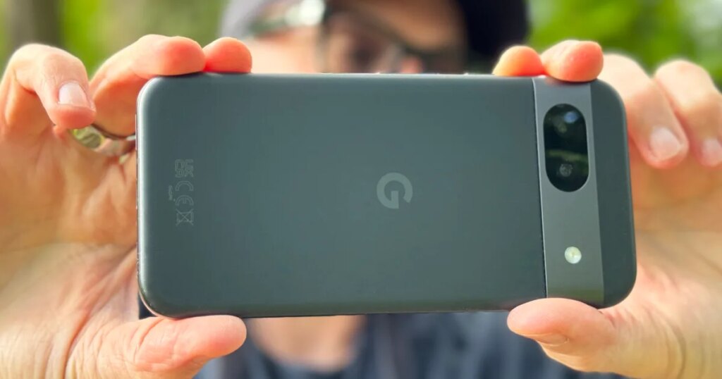My old Pixel keeps getting AI features Apple wants a newer iPhone for