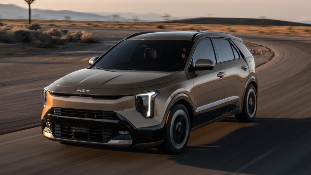 New 2026 Kia Niro update revealed – pictures Kia Niro - front tracking