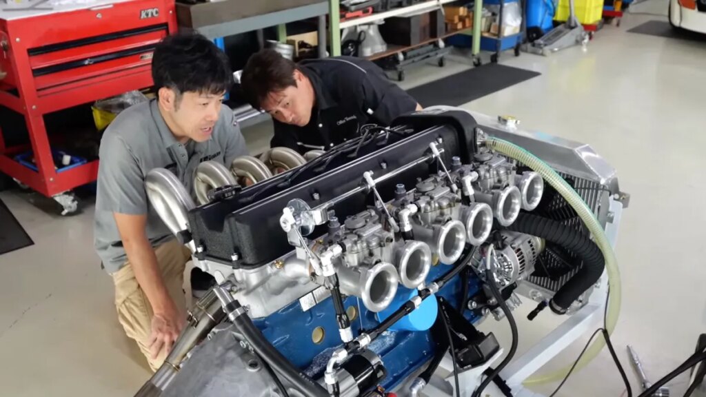 Please Enjoy This Japanese Racing Shop Building an Engine Please Enjoy This Japanese Racing Shop Building an Engine