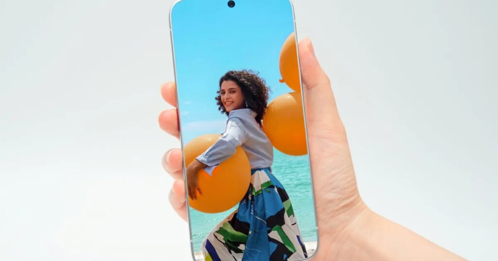 Tecno shows off a bezel-less concept phone that looks achinngly breathtaking Tecno shows off a bezel-less concept phone that looks achinngly breathtaking