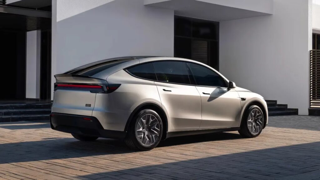 Tesla Model Y L Launch, Walmart’s Charging Boom, Nissan Says It and Renault Are Good Tesla Model Y L Launch, Walmart's Charging Boom, Nissan Says It and Renault Are Good