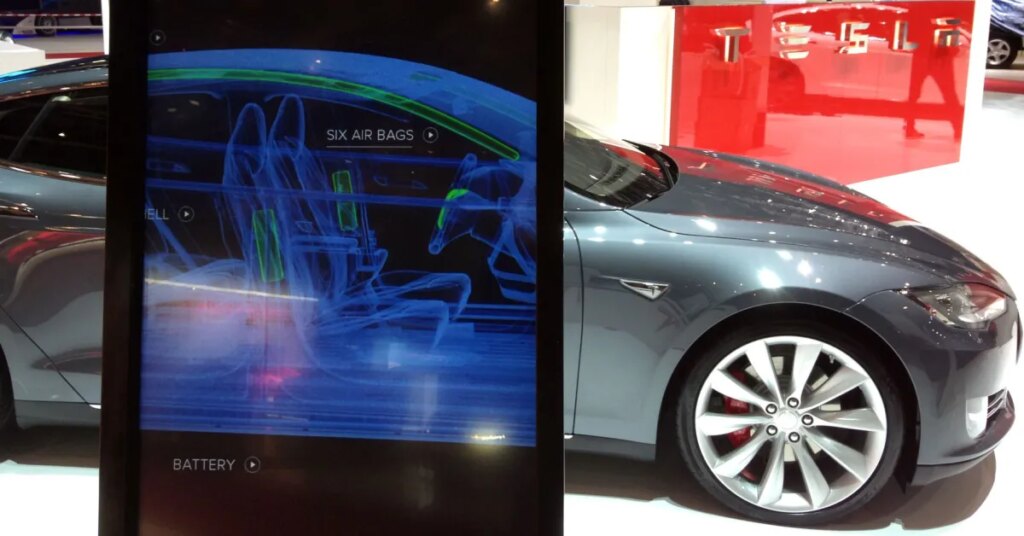 Tesla caps employee AI spending at $200/week except for Grok Tesla caps employee AI spending at $200/week except for Grok