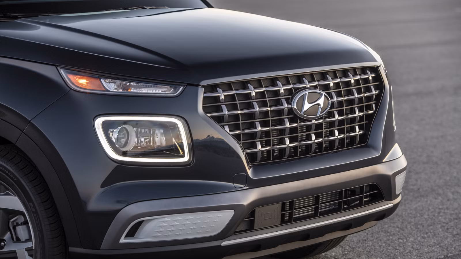 The $35,000 Price Gap Making Americans Ditch Full-Size Trucks For Subcompact SUVs The $35,000 Price Gap Making Americans Ditch Full-Size Trucks For Subcompact SUVs