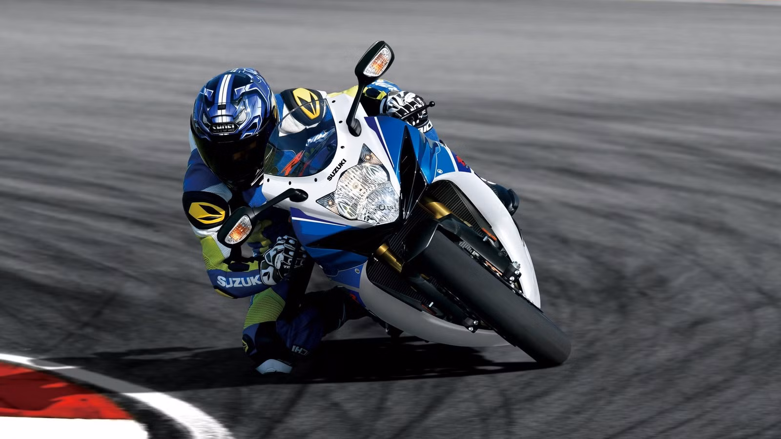 The Suzuki Sports Bike That Doesn’t Need Superbike Power To Impress The Suzuki Sports Bike That Doesn't Need Superbike Power To Impress
