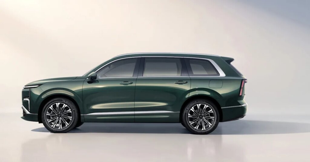 This 6 passenger, 780-mile PHEV from GM is ready for America