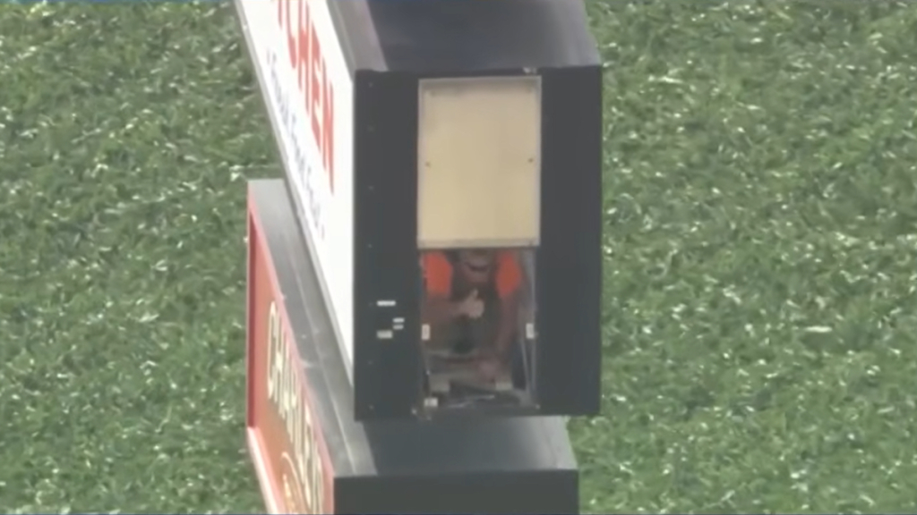 This Poor Maintenance Contractor Got Stuck 130 Feet Up Inside a Truck Stop Sign for Nearly Six Hours