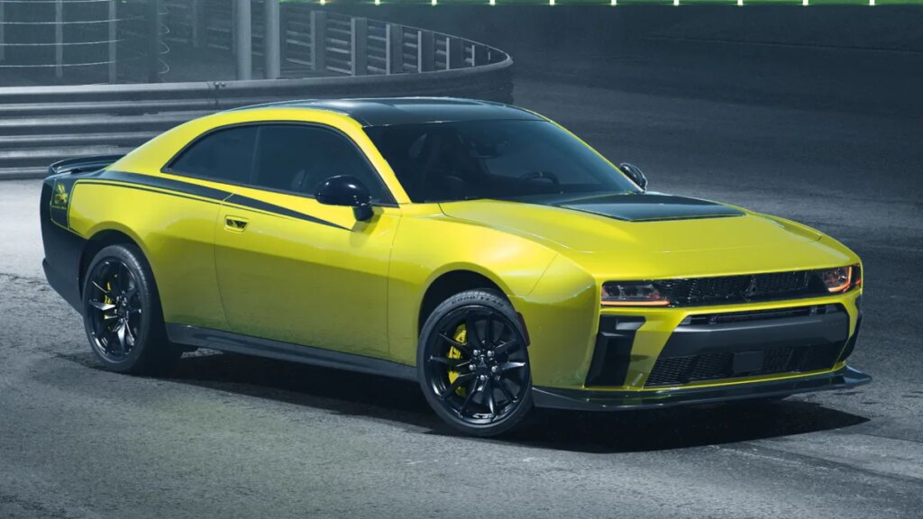 2027 Dodge Charger Super Bee Buzzes With 600 HP From a Highly Boosted Inline-Six 2027 Dodge Charger Super Bee Buzzes With 600 HP From a Highly Boosted Inline-Six