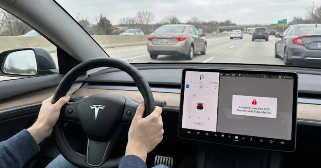49ers’ Shanahan crashed his Tesla on Autopilot reaching for his phone 49ers' Shanahan crashed his Tesla on Autopilot reaching for his phone