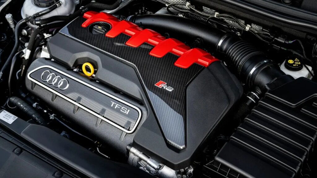 Audi's 5-Cylinder, Huge Stellantis Camera Recall, Manual V16 Bugatti