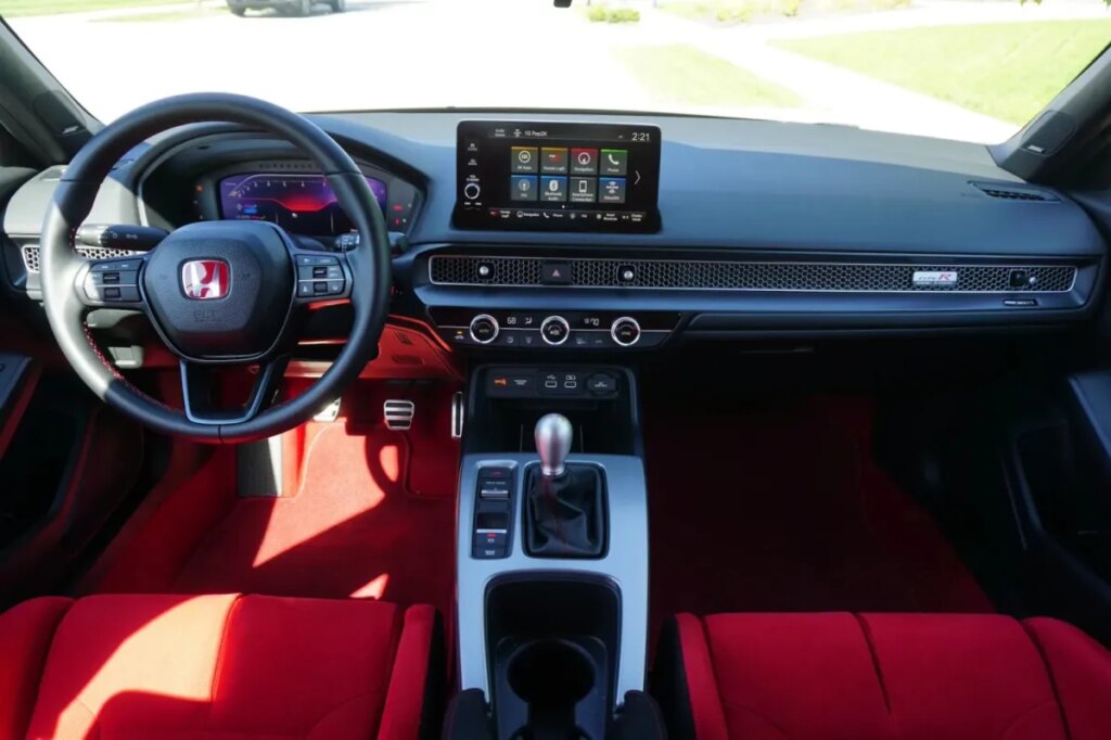 Honda Will Keep Building Manual Cars Even Though Demand Is Dying, Executive Says
