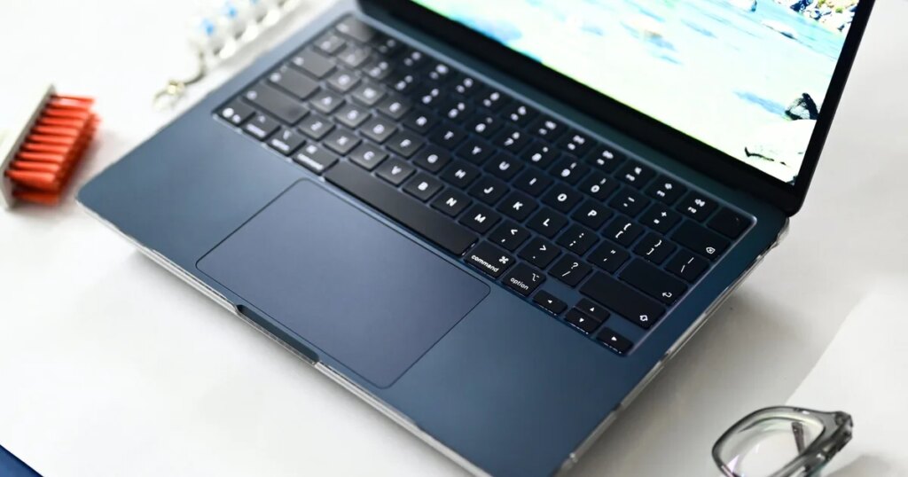 I upgraded from the M1 to the M5 MacBook Air, and the speakers got worse I upgraded from the M1 to the M5 MacBook Air, and the speakers got worse