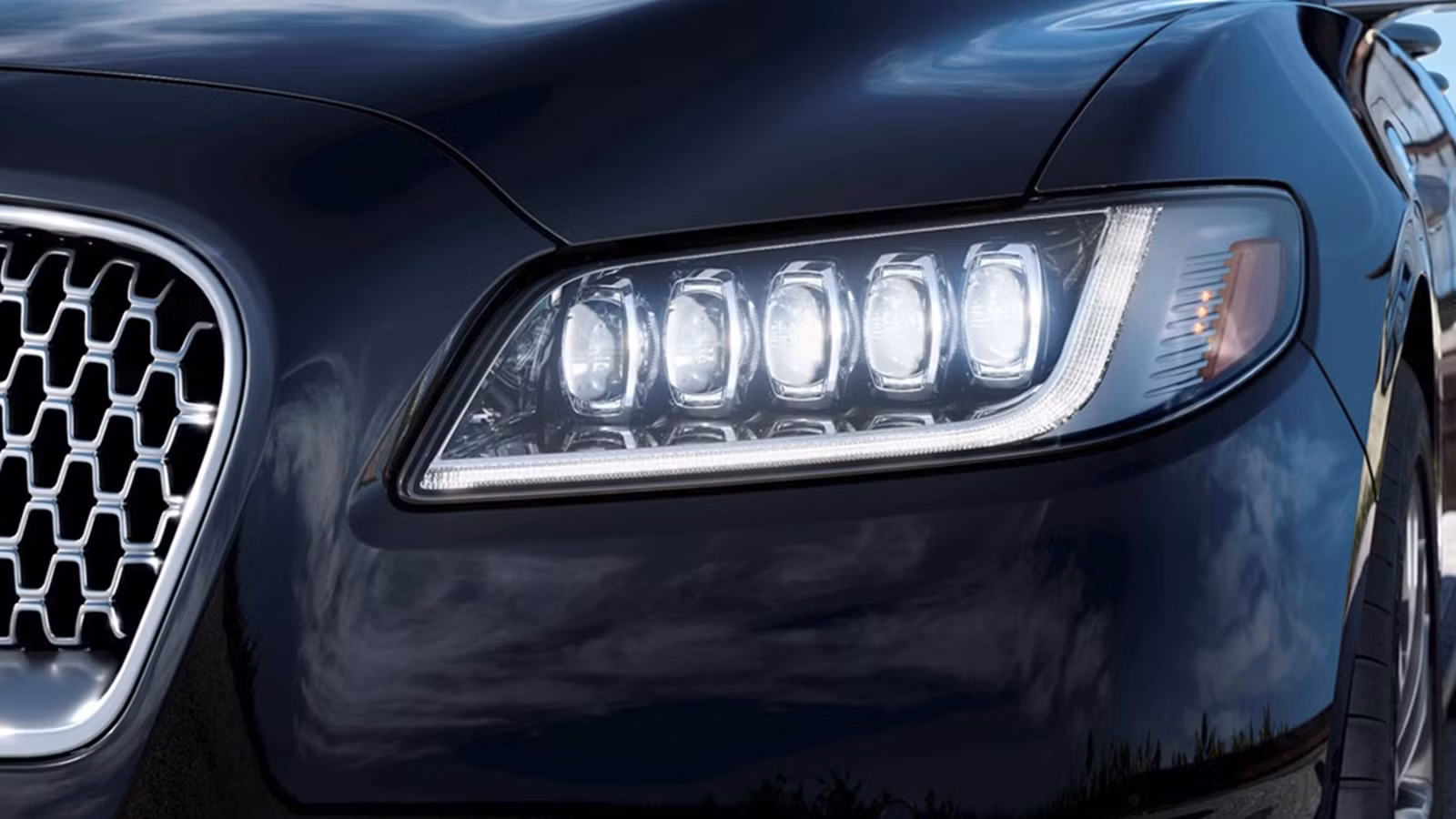 Lincoln’s Discontinued 400-HP Twin-Turbo Luxury Sedan Now Costs Less Than A Used Toyota Highlander Lincoln's Discontinued 400-HP Twin-Turbo Luxury Sedan Now Costs Less Than A Used Toyota Highlander